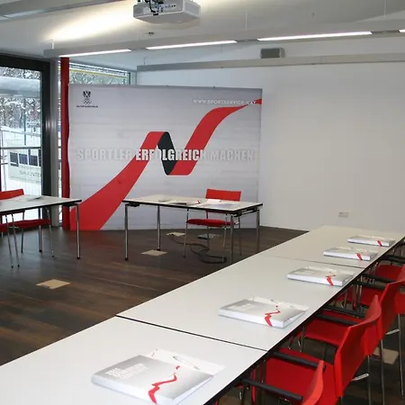 Olympiazentrum Vorarlberg 호텔 *